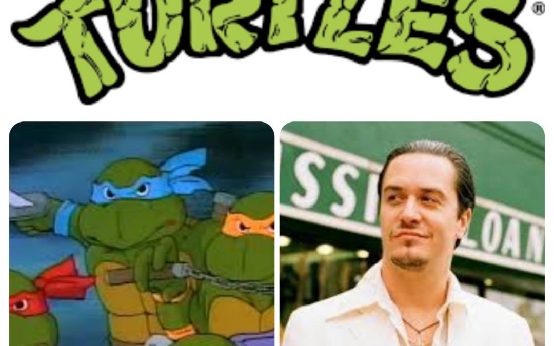 MIKE PATTON SE PONE LA CAPARAZÓN Y EL ANTIFAZ Y CANTA EL TEMA DE LAS TORTUGAS NINJA