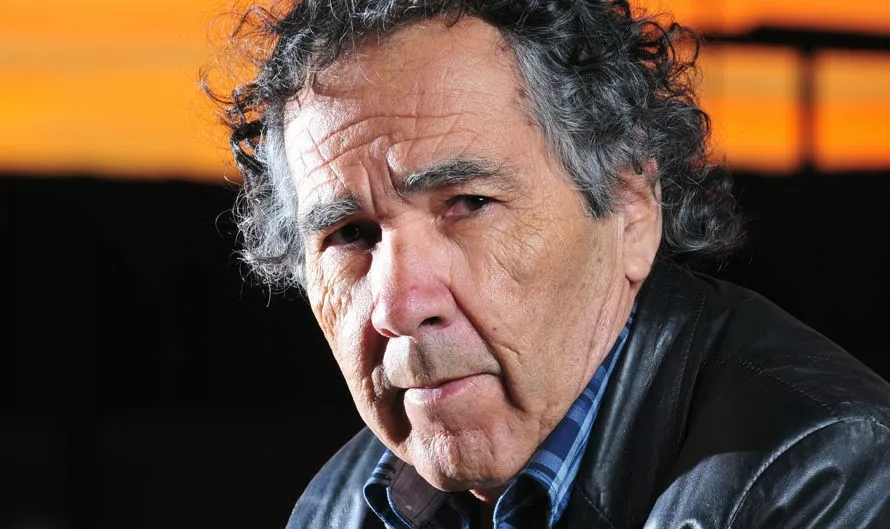 HERNAN RIVERA LETELIER RECIBE EL PREMIO NACIONAL DE LITERATURA 2022