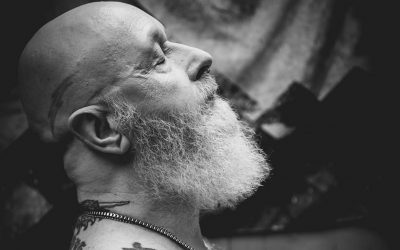 ROB HALFORD EN HUMANA ENTREVISTA: “LAS PALABRAS USADAS DE FORMA INCORRECTA PUEDEN SER TERRIBLEMENTE DESTRUCTIVAS, HIRIENTES Y DOLOROSAS”