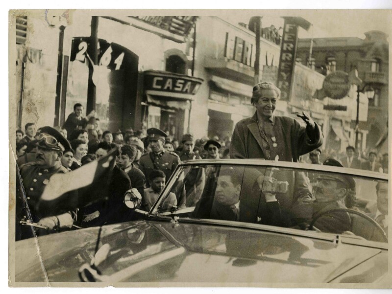 CONMEMORAN HISTÓRICA VISITA DE GABRIELA MISTRAL A VALPARAÍSO EN 1954