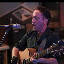 FRANCESCO PARODI: EL CHILENO QUE FUE A IRLANDA A FORMAR UNA VIDA EN TORNO A LA MÚSICA